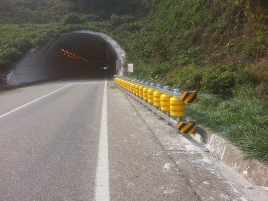 주문 4 Meters Length Highway Roller Barrier for Mountain Roads Highly Recommended in Oman online manufacture