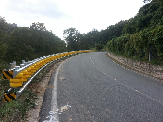 주문 High Corrosion Resistance PU Crash barrier machine for Traffic Protection System online manufacture