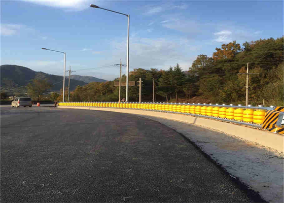 고속도로를 위한 배리어 보조 레일을 회전시키는 트래픽 안전 회전식 가드레일