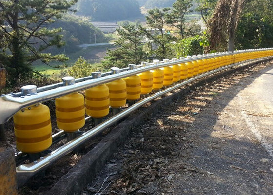 좋은 가격 4m 롤러 충돌 장벽 모든 방면 보호 제공 엄격한 조건과 무거운 충격 견딜 수 있도록 설계 온라인으로