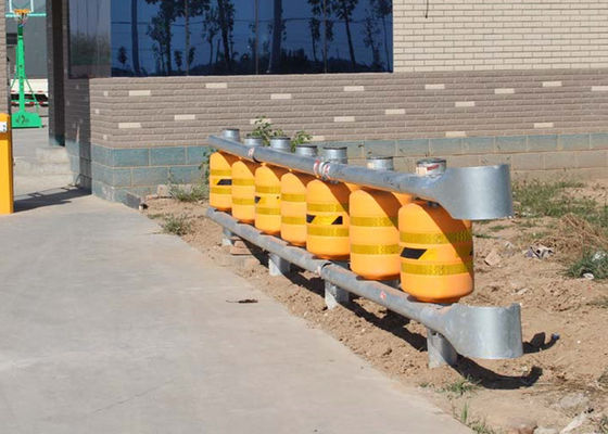 좋은 가격 액세서리 옐로우 블랙 스트라이프 고속도로 안전 시설 교통 통제 및 관리를 위한 도로 안전 장비 제공 온라인으로